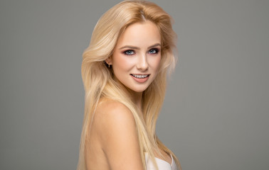 Fototapeta premium Beautiful natural face of female model