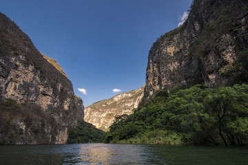 Fototapeta na wymiar Cañon del sumidero, Chiapas