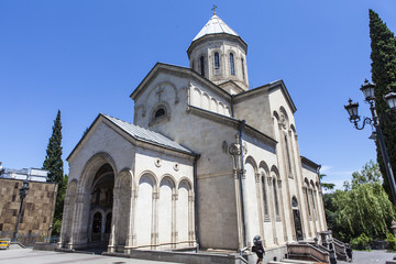 Fototapeta premium Facade of the Kashveti church of Saint George in Tbilisi, Georgia
