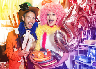  Family couple preparing for fest