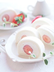 イチゴロールケーキでティータイム