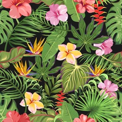 Poster Een naadloos patroon met verschillende tropische bloemen en bladeren. Exotische palmen en bloemen © Hmarka
