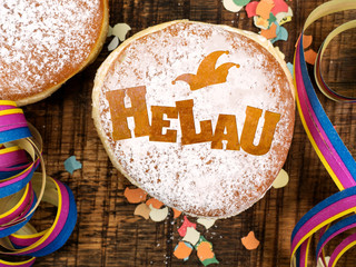 Berliner mit Schriftzug "Helau"