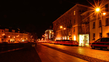Fototapeta na wymiar Busy street at night