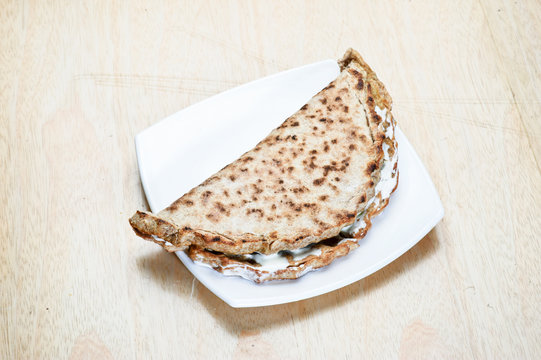 Lebanese food manakish.