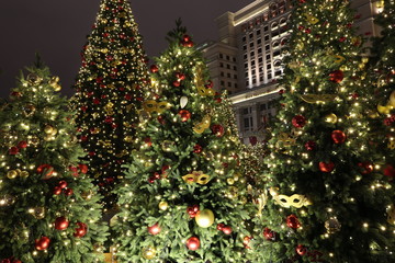 Fototapeta na wymiar Christmas tree at red square 