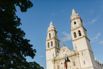 Fototapeta na wymiar Cathedral in Merida Mexico 