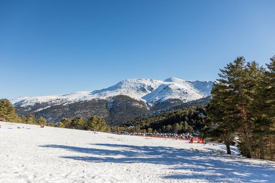 Person practicing mountain skiing in the Sierra de Guadarrama in Madrid