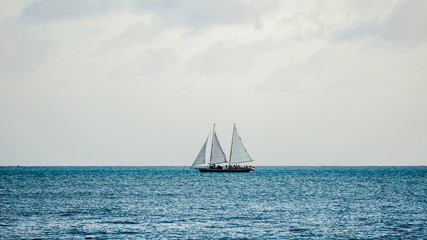 Fototapeta premium Sail Boat awaiting Sunset