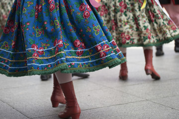 Polish folk dance group with traditional costume - 189497552