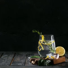 Rolgordijnen Gin-tonic drankje © feirlight