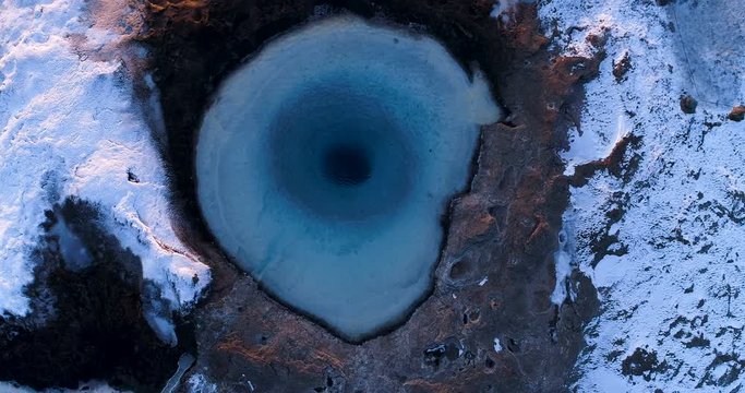 geyser en vue a&eacute;rienne