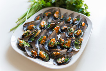 black mussels with garlic and parsley