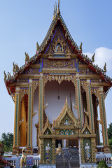 Fototapeta premium Thailand Nonthaburi Province: Wat Molee Temple near purple line MRT train
