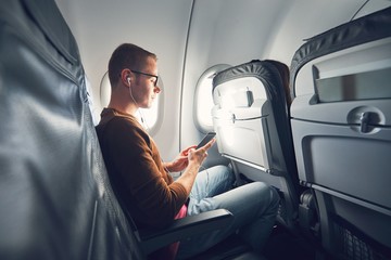 Obraz premium Połączenie w samolocie