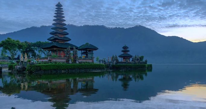 4K Timelapse Movie Sunrise of Pura Ulun Danu Bratan Temple, Bali, Indonesia