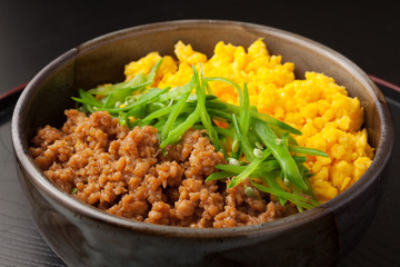 鶏そぼろ丼