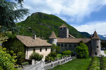 Fototapeta na wymiar Schloss Maretsch, Bozen, Italien
