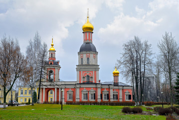 Fototapeta na wymiar Russian Orthodox Christian church