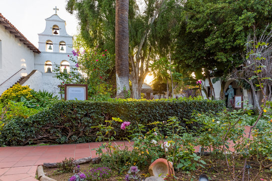 Mission Basilica San Diego de Alcal&aacute;
