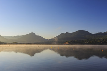 Obraz na płótnie Canvas Morning haze of Lake Estes