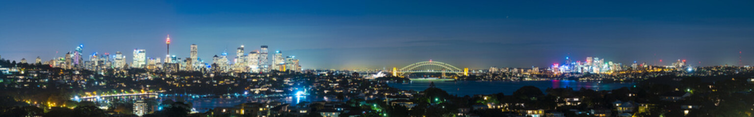 Fototapeta na wymiar Panorama of Sydney at night