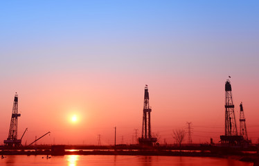 Obraz premium The oil derrick