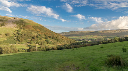 Fototapeta premium Yorkshire Dales near Skeugh Head, seen from the B6270 road between Kirkby Stephen and Gunnerside, North Yorkshire, UK