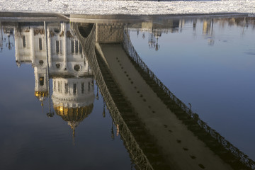 Морозный день, храм Христа Спасителя.