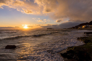 江の島海岸に沈む夕陽