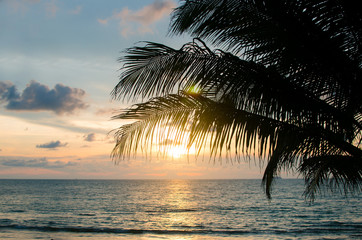 Fototapeta na wymiar sunset on Seychelles beach