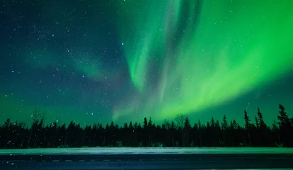 Fotobehang Noorderlicht, Aurora borealis, groen, paars, blauw, sterren. Noordpool, IJsland, Rusland © nelen.ru
