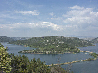 Fototapeta na wymiar Der See Visovacko jezero in Kroatien