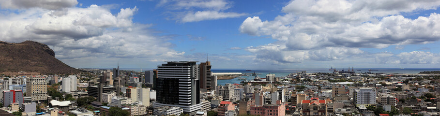 Panoramique aérien de la ville de Port Louis