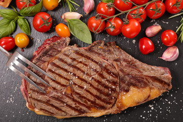 grilled beef and tomatoes