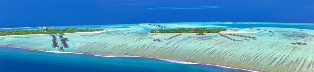 Malediven-Luftaufnahme im Panoramaformat,