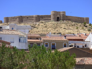 Chinchilla de Montearagón es una ciudad​ y un municipio de España, en la provincia de Albacete,...