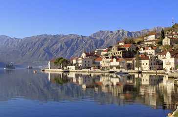 Fototapeta na wymiar Perast town in the bay of Kotor