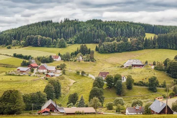 Türaufkleber Häuser und Felder der deutschen Bauern.Schwarzwald. Deutschland. © karp5