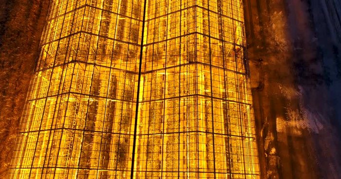 serre film&eacute;e la nuit en vue a&eacute;rienne, Islande