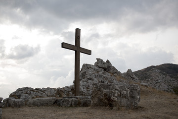 Croce sulle montagne