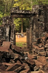 Visit Angkor, Chaos and scenic