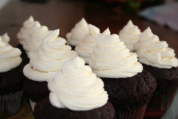 chocolate muffins with cream