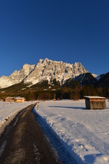 Alpenglühen an der Zugspitze von Ehrwald (Tirol) aus