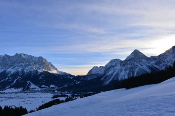 Fototapeta na wymiar Winterlandschaft in Lermoos Bezirk Reutte in Tirol 