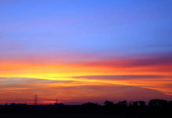 Obraz premium evening sunset with vivid clouds