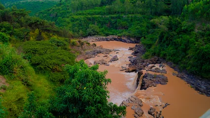 Zelfklevend Fotobehang Panorama van stroomversnellingen en waterval bij Awash-rivier in Ethiopië © homocosmicos