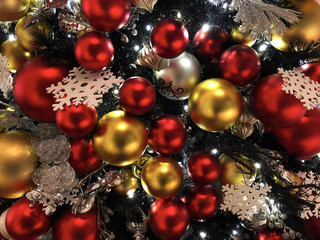 balls on the Christmas tree