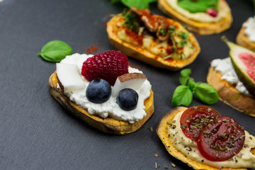 Süße und herzhafte Süßkartoffeltoasts

