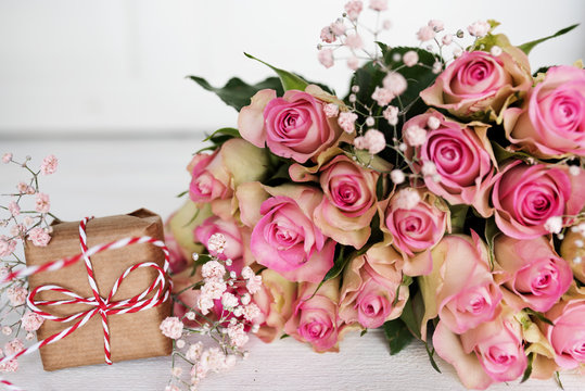 Mothers day decoration with a bouquet of pink roses